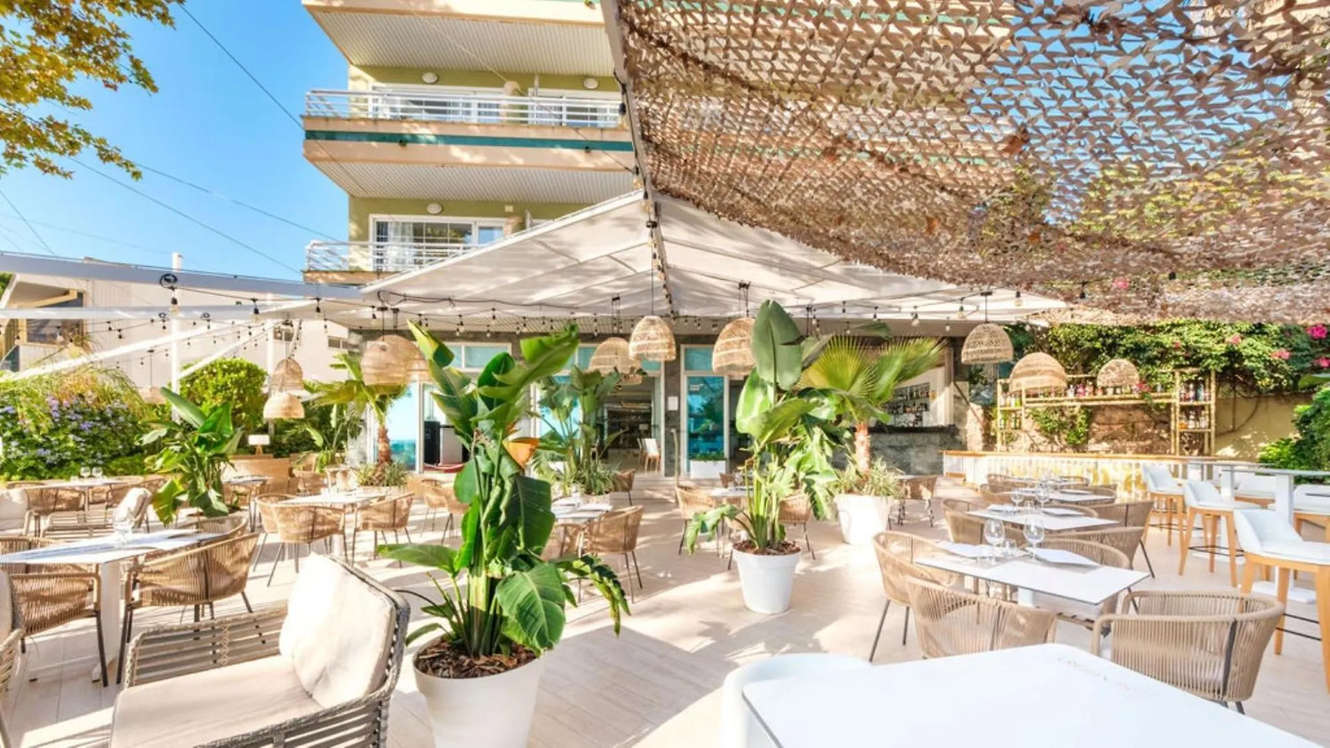 ****  Hotel Agua Beach 